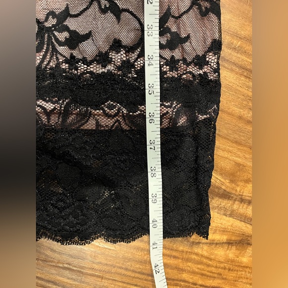 Bodycon lace dress. Suzy shier - Picture 7 of 7